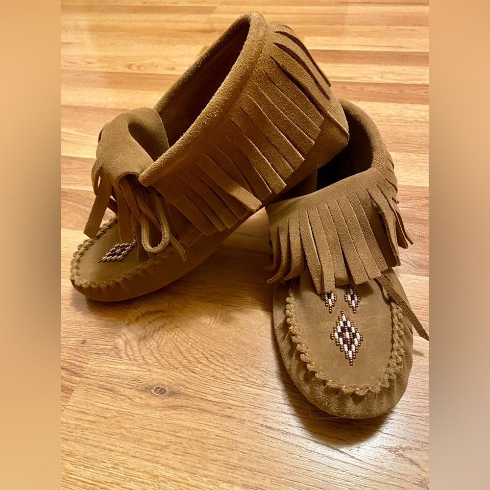 Manitobah Leather & Fringe Moccasins